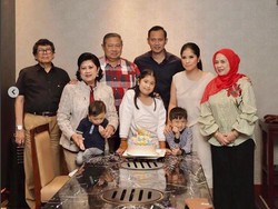 SBY yang Kian Akrab dengan Warna Merah