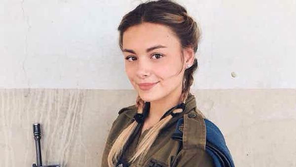 Foto: Tak Disangka, 13 Wanita Cantik dan Seksi Ini Pernah Jadi Tentara