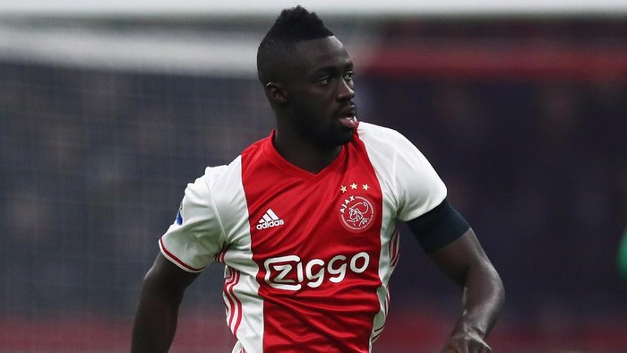 Davinson Sanchez AMSTERDAM, NETHERLANDS - JANUARY 29: Davinson Sanchez of Ajax in action during the Eredivisie match between Ajax Amsterdam and ADO Den Haag held at Amsterdam Arena on January 29, 2017 in Amsterdam, Netherlands. (Photo by Dean Mouhtaropoulos/Getty Images)