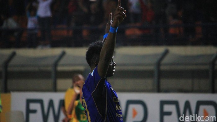 Pelatih Persib Puji Performa Ezechiel