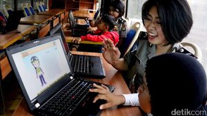 Pengenalan Lalu Lintas Sejak Dini Lewat Mobil Cendikia