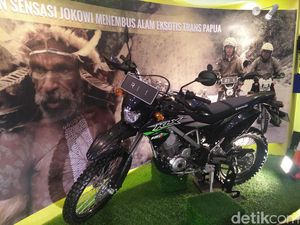 Wah, Ada Replika Motor Jokowi saat Arungi Papua Wah, Ada Replika Motor Jokowi saat Arungi Papua
