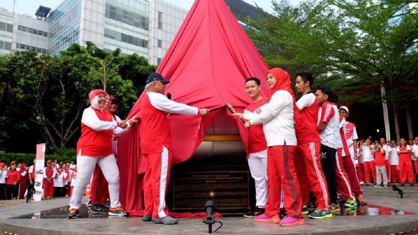 Ada Apa Tuh di Depan Kementerian PUPR?