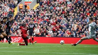 Gol baru tercipta di menit ke-73 lewat aksi Mane. Itu menjadi satu-satunya gol dalam pertandingan. (Foto: Phil Noble/Reuters)