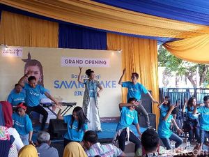 Fitri Carlina Promosikan Destinasi Wisata Banyuwangi Melalui Cake Fitri Carlina Promosikan Destinasi Wisata Banyuwangi Melalui Cake