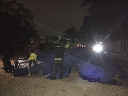 Korban Kebakaran di Kebayoran lama Diungsikan ke Tenda Darurat