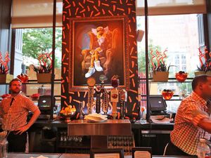 Keren dan Seru! Begini Suasana dan Makanan Serba Cheetos di Resto Pop-up Ini!