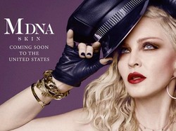 Perawatan Wajah Madonna Bikin Gagal Fokus, Bentuknya Mirip Mainan Seks