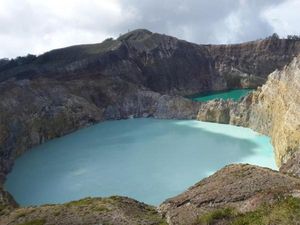 Siapa yang Sudah Pernah ke Danau Tiga Warna?