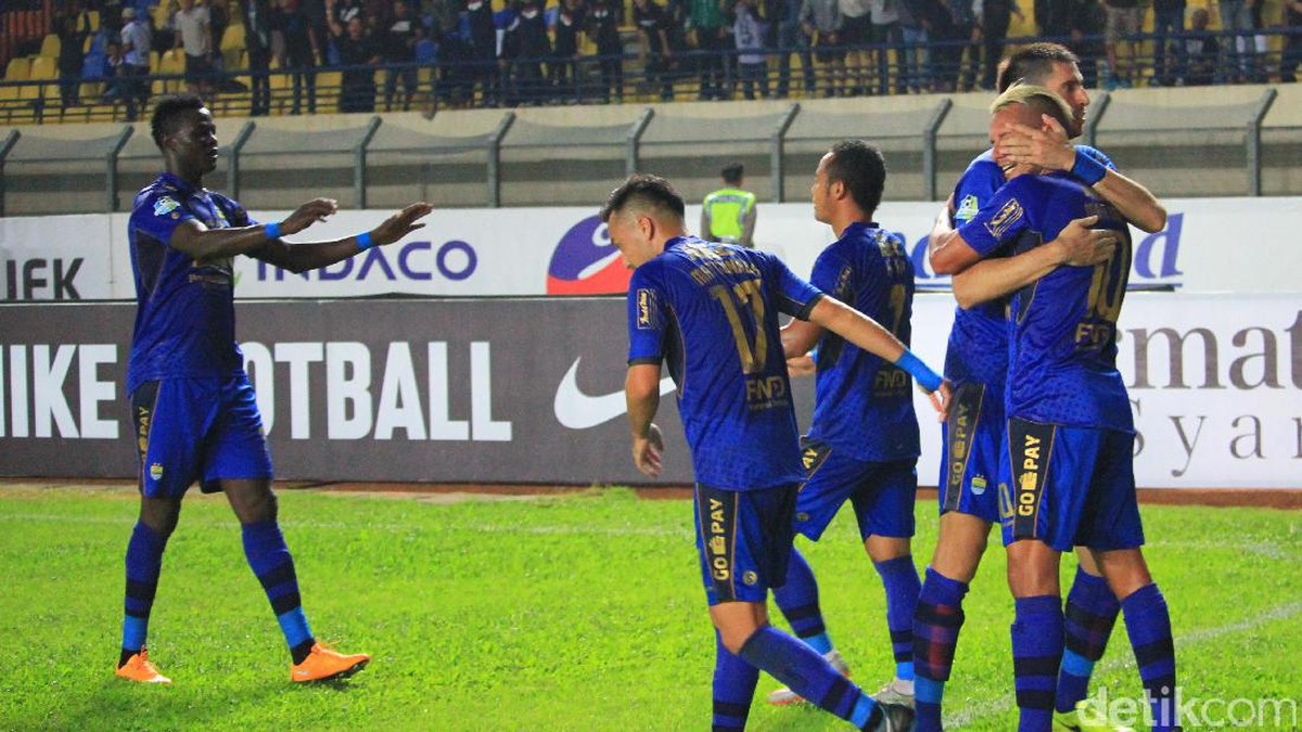 Persib menang telak 6-0 atas Persegres (Foto: Wisma Putra)