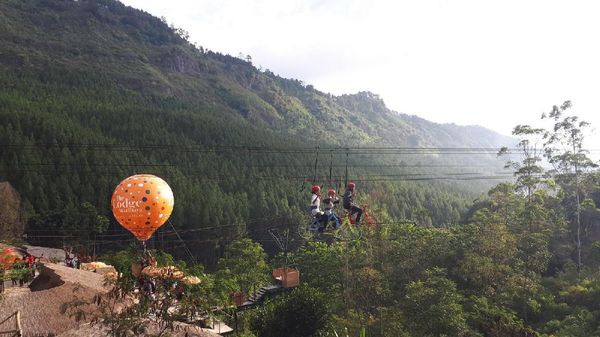Foto: Sepeda Terbang di Bandung Barat