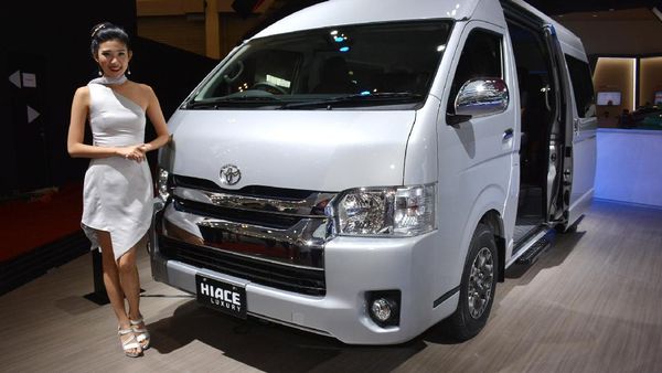 Mobil Travel Anyar Toyota