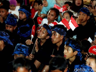 Puluhan Anak Suku Baduy Luar Terima Tabungan Sosial