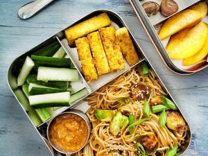 10 Menu Makan Siang yang Enak dan Murah, Sederhana tapi Tidak Membosankan 10 Menu Makan Siang yang Enak dan Murah, Sederhana tapi Tidak Membosankan