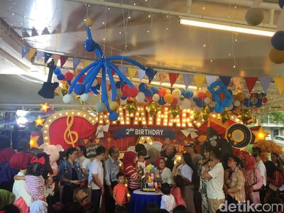 Begini Momen Tiup Lilin di Perayaan HUT Rafathar Malik Ahmad