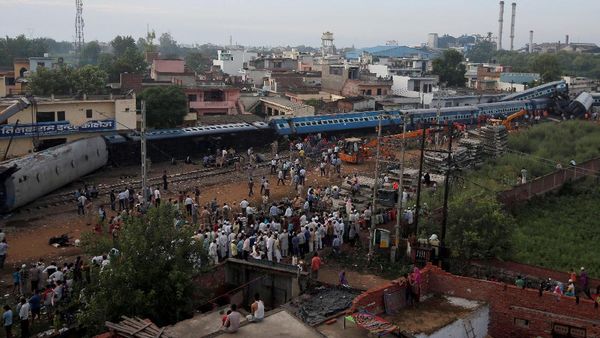 Potret Kecelakaan Kereta Mengerikan di India 