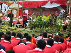 Bupati Anas Ingatkan Pesan Bung Karno Saat Hadiri Kemah Kebangsaan