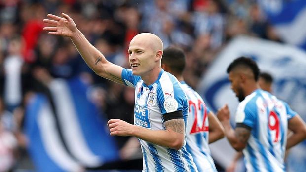Huddersfield Masih Tancap Gas