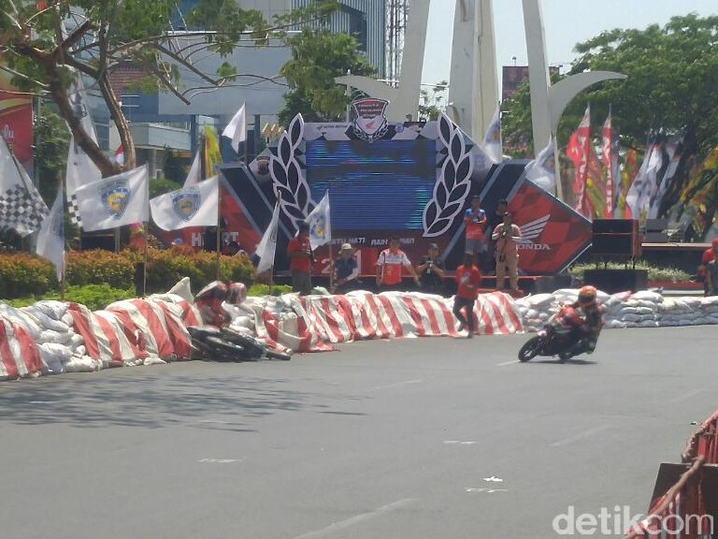 Seru, Honda Sulap Jalan Raya di Semarang Jadi Sirkuit Balap