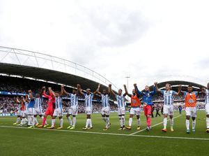Huddersfield Town Tancap Gas