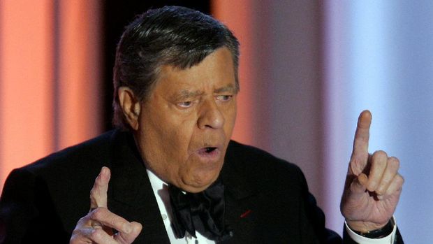 Jerry Lewis meninggal di rumahnya di Las Vegas, dikelilingi keluarga yang dicintainya.