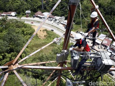 Bertaruh Nyawa demi Menjaga Sinyal di Perbatasan