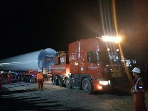 Komponen Kebun Angin Pertama RI Tiba di Sulsel