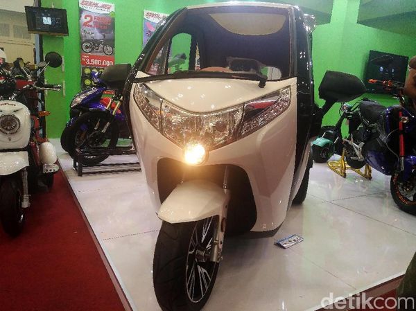 Roda 3 Listrik Asyik Buat Emak-emak