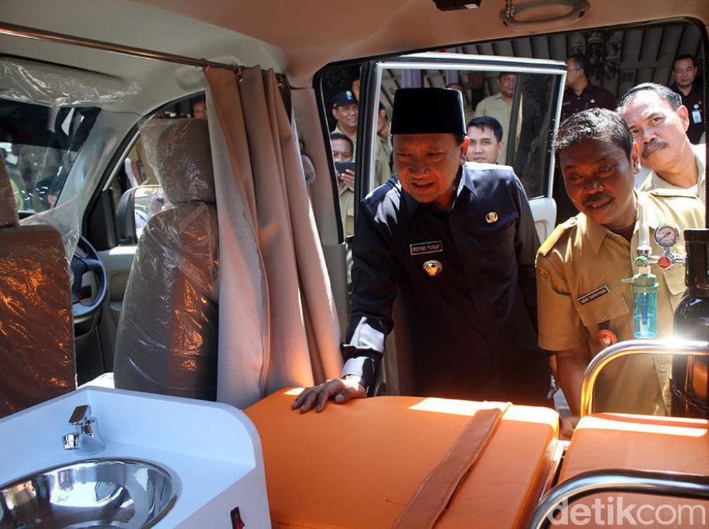 27 Unit Ambulance Dibeli dengan Dana Desa di Pasuruan 27 Unit Ambulance Dibeli dengan Dana Desa di Pasuruan