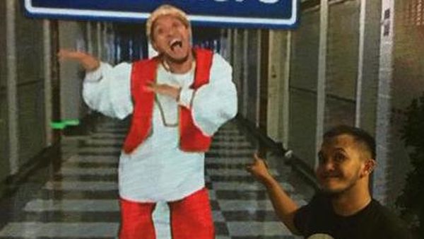 Dear Indadari, Caisar Joget Bukan Striptis...  Kok Dibilang Haram?