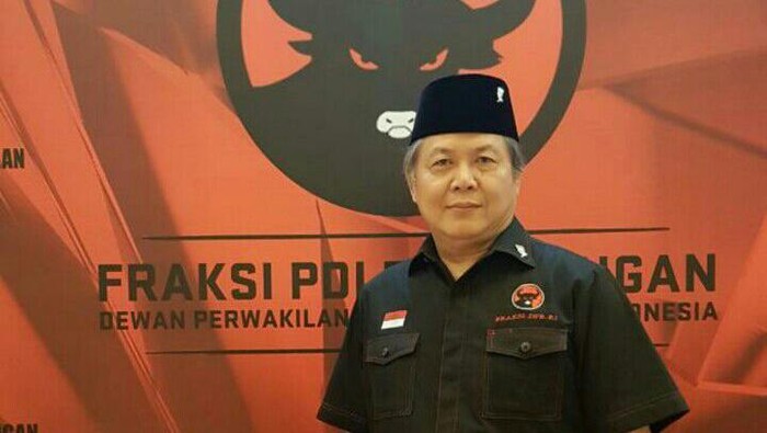 wakil ketua F-PDIP Hendrawan Supratikno