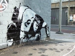 Satu Dekade Menghilang, Karya Seni Banksy Ditemukan Lagi