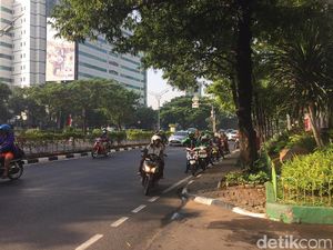 Protes Netizen Soal Motor Mau Dilarang Lewat Rasuna Said