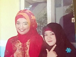 Sosok Neng Vinda di Mata Teman Kuliah