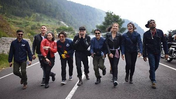 Gaya Para Seleb dan Tunggangannya saat Touring