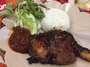 Sedang Ada di Daerah Santa, Jangan Lupa Cicip Ayam Bakar hingga Nasi Rembang