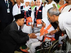 Menag Tiba di Jeddah, Temui Jemaah hingga Cek Bus dan Makanan