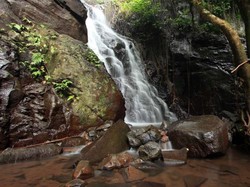Dingin-dingin Segar di Selo Lapis Jombang