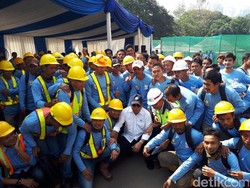 3.255 Tukang Bangunan Sampai Mandor Dapat Sertifikat Profesi