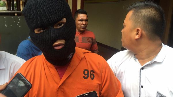 Berpenutup Kepala, Ini Ringgo Si Penghina Jokowi dan Kapolri