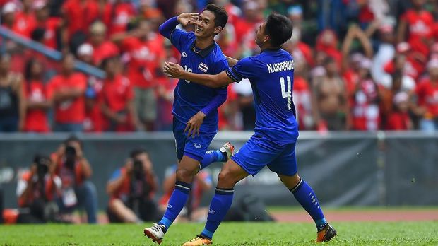 Pemain-pemain timnas Thailand diminta menguasai lini tengah saat menghadapi Timnas Indonesia.