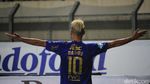 Foto: Maitimo Hat-trick, Persib Pesta Setengah Lusin Gol