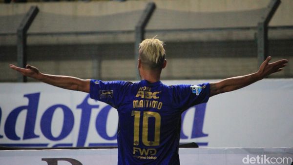 Foto: Maitimo Hat-trick, Persib Pesta Setengah Lusin Gol