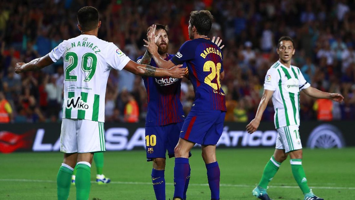 Barcelona mengawali La Liga dengan kemenangan 2-0 atas Real Betis (Foto: Gonzalo Arroyo Moreno/Getty Images)