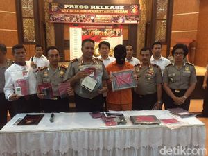 Polisi: Ringgo Hina Jokowi dan Kapolri di FB Pakai Wifi Ilegal Polisi: Ringgo Hina Jokowi dan Kapolri di FB Pakai Wifi Ilegal