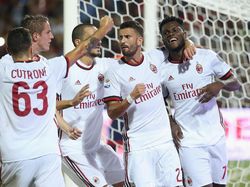 Milan Kalahkan 10 Pemain Crotone 3-0
