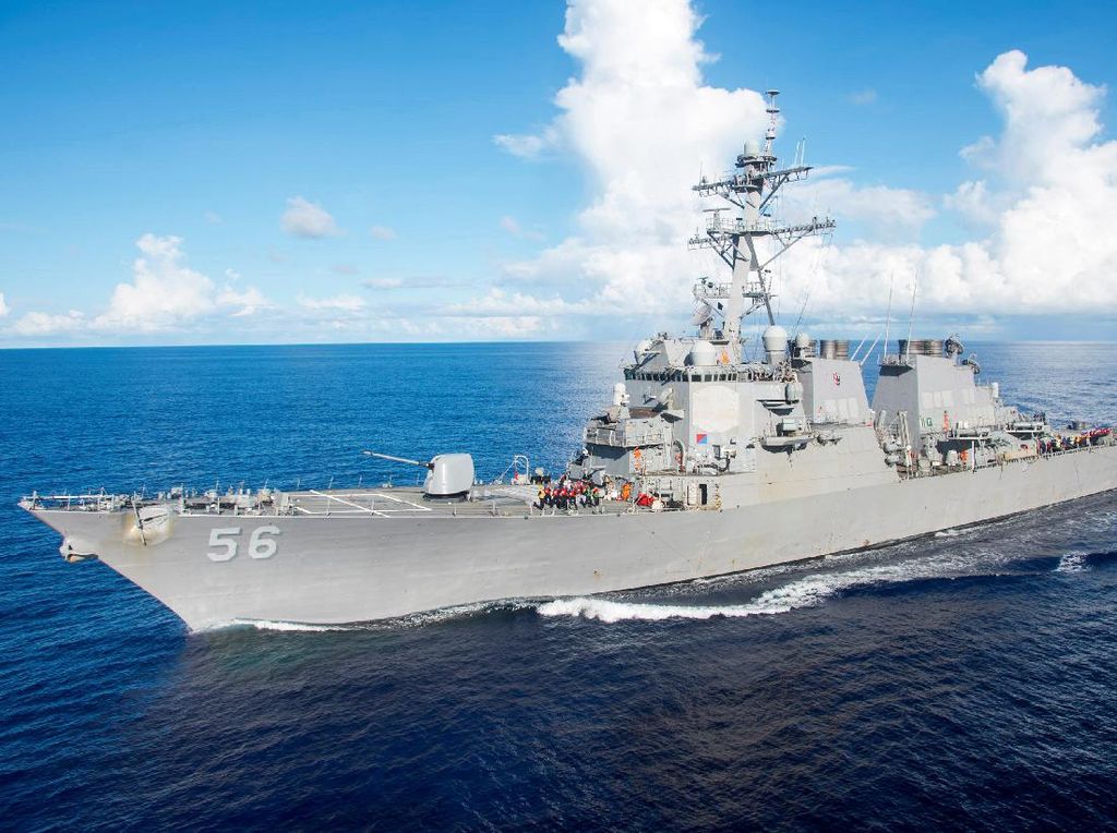 Kapal Perang AS Berlayar Dekat Pulau Dikuasai China di Laut China Selatan Kapal Perang AS Berlayar Dekat Pulau Dikuasai China di Laut China Selatan