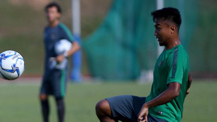Hargianto Hargianto (kanan) berlatih sebelum berlaga pada SEA Games XXIX Kuala Lumpur 2017 di Stadion UKM, Bangi, Selangor, Malaysia, Senin (14/8). ANTARA FOTO/Sigid Kurniawan/ama/17.