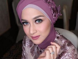 Berhijab, Nina Zatulini Makin Cantik?
