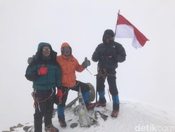 HUT RI Ke-72, Merah-Putih Berkibar di Puncak Tertinggi Eropa